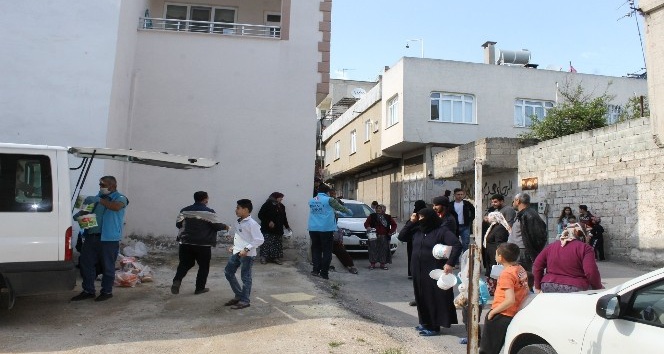 500 kişiye iftar yemeği dağıtılıyor