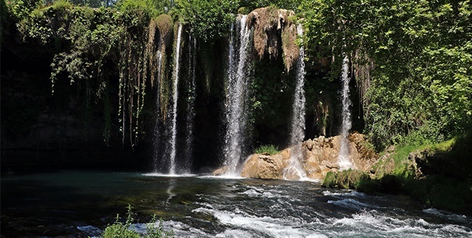 Korona virüs sonrası dünyaca ünlü şelale kendini yeniledi, eşsiz görüntüler oluştu