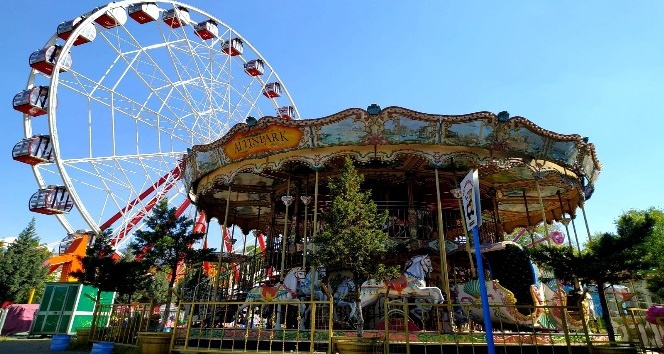 Lunapark adeta "hayalet parka" büründü
