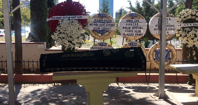 Bülent Ersoy’un annesi son yolculuğuna uğurlanıyor