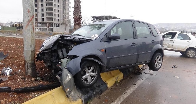 Kilis’te trafik kazaları güvenlik kameralarına yansındı