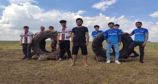 Derikli gençler gerçek Survivoru aratmadı