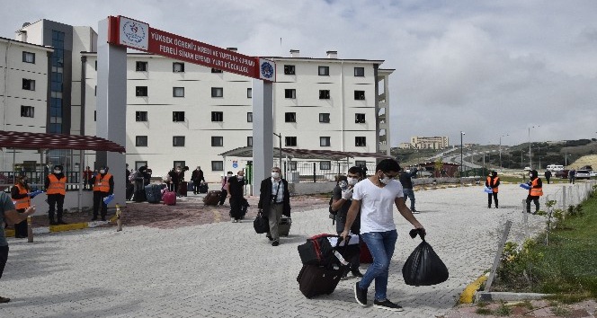 Kuveyt’ten getirilen 269 Türk işçi memleketlerine gönderildi