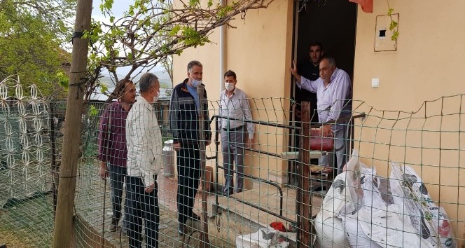 Şaphane’de her gün bir köye yemek dağıtılıyor