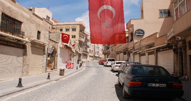 Tarihi Mardin sokakları sessizliğe büründü