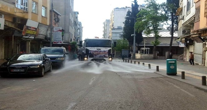 Dezenfekte çalışmaları aralıksız sürüyor