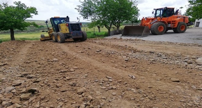 Köy yollarının genişletme çalışmaları başladı