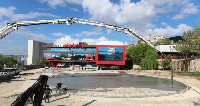 Büyükşehir Belediyesinden 250 kişilik amfi ve spor alanı