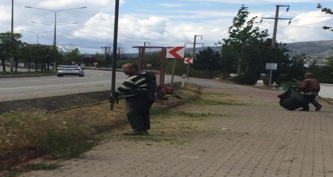 Kırıkkale’de mezarlıklar bakıma alındı