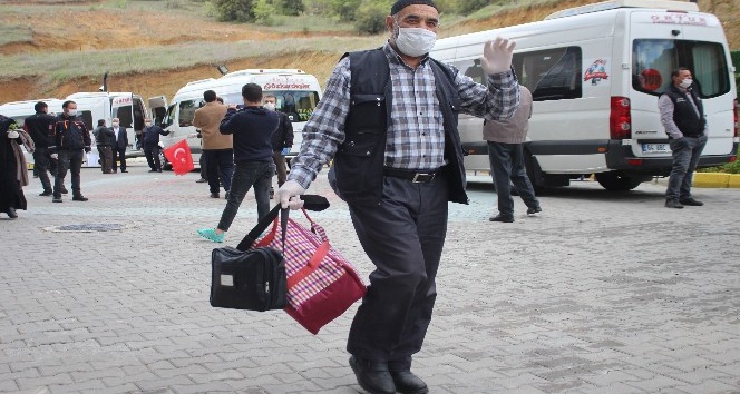 Uşak’ta karantinadaki 234 vatandaş memleketlerine uğurlandı
