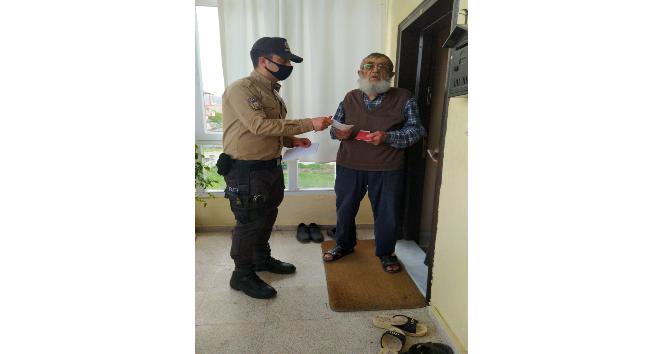 81 yaşındaki yaşlı adam “Biz Bize Yeteriz Türkiye” kampanyasına 5 bin lira bağışladı