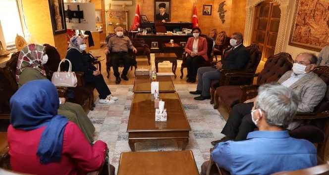 Mardin’de 47 üretici kadına ipek böceği kozaları dağıtıldı