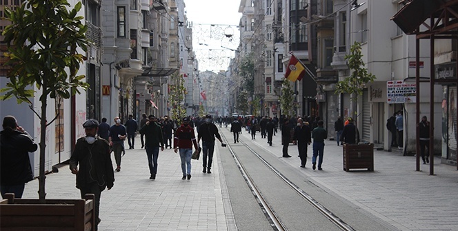 Taksim’de dikkat çeken yoğunluk