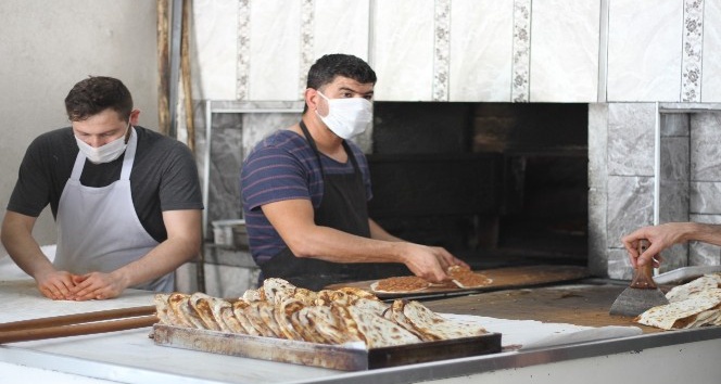 Silopi’de Ramazan ayında lahmacuna yoğun ilgi