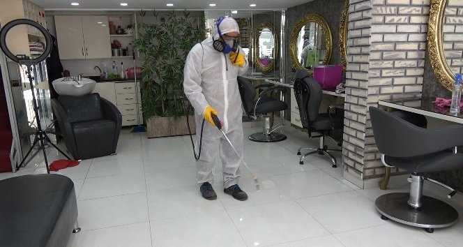 Haftalarca kapalı olan berber ve kuaförler açılmaya hazırlanıyor