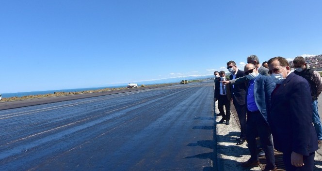 Trabzon Havalimanı’nda pist yenileme çalışmaları devam ediyor