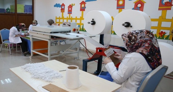 Berber ve kuaförler için maske üretimi