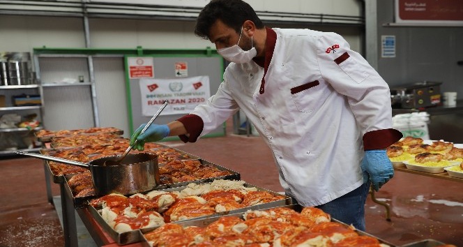 Kilis’te yetim çocuklara  oyuncak dağıtıldı