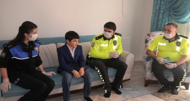 Cizre polisi Trafik Haftasını çocuklarla kutladı