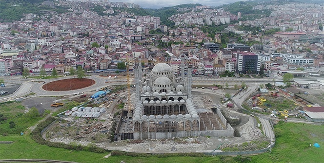 Doğu Karadeniz’in en büyük cami ve külliyesinin yapımı sürüyor