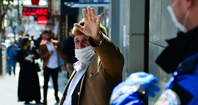 Kadıköy’de günler sonra dışarı çıkan 81 yaşındaki adam: 'Rahat nefes alabilmeyi özledim'