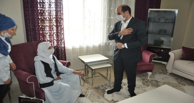 Silopi’de şehit aileleri ile 100 yaşını aşan annelere ziyaret