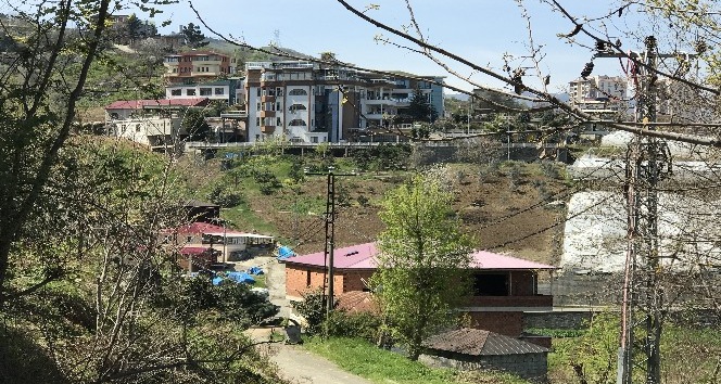 Korona virüsten hayatını kaybeden BTP Genel Başkanı Haydar Baş’ın evinin bulunduğu mahallede karantina kalktı