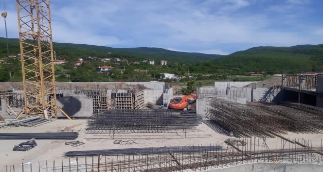 Yeni Cide Devlet Hastanesi inşaatında çalışmalar sürüyor