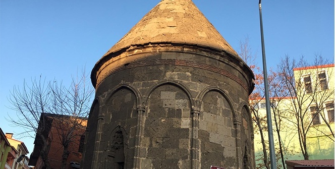 700 yıllık kümbet tarihte ilk kez tam donanımlı restore ediliyor