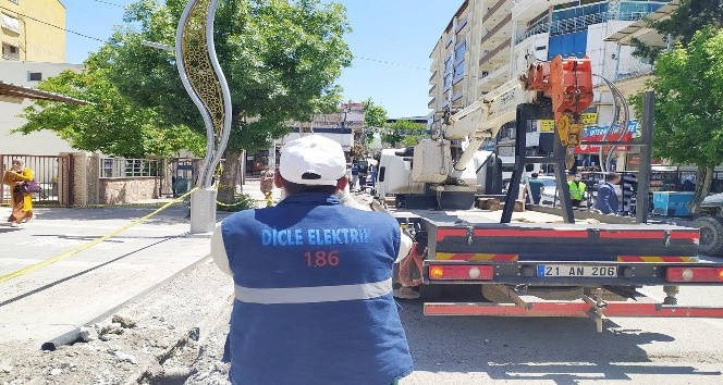 Silvan’da elektrik ekipleri arızalara anında müdahale ediyor