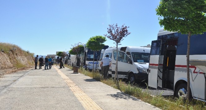 Mardin’de karantina süreleri dolan 127 vatandaş memleketlerine uğurlandı