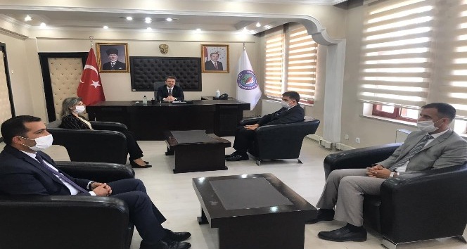 Başkan Ünlü yeni görevine başladı