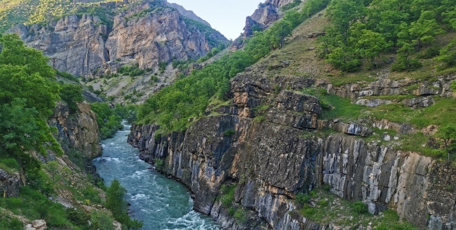 Huzur veren vadi, Munzur'da ilkbahar güzelliği