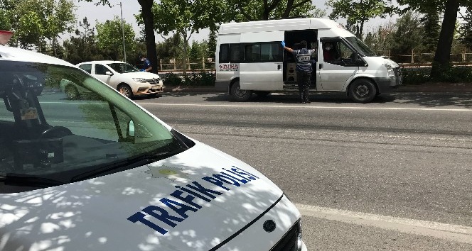 Konya’da sokağa çıkma kısıtlamasının ilk gününde polis denetim yaptı