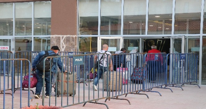 Kırgızistan’dan Bolu’ya getirilen 146 kişi yurda yerleştirildi