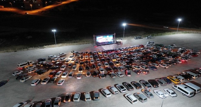 Nevşehir’de arabalı sinema günleri başladı