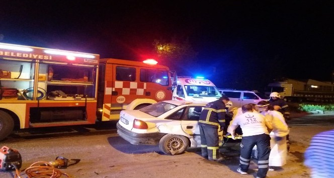 Kütahya’da iki otomobil çarpıştı: 7 yaralı