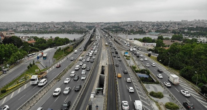 İstanbul’da trafik yoğunluğu drone ile görüntülendi