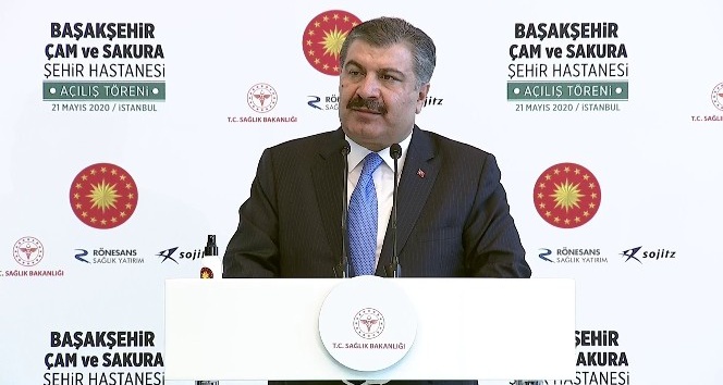 Bakan Koca: “Hastanelerimizde beklenen yoğunluk olmadan hastalık kontrol altında alınmıştır”