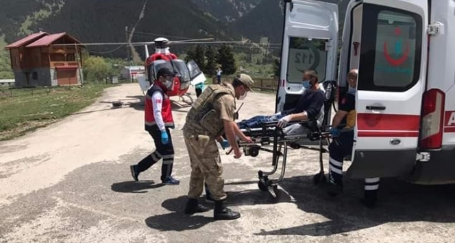 Helikopter ambulans bu kez mantardan zehirlenen hasta için havalandı