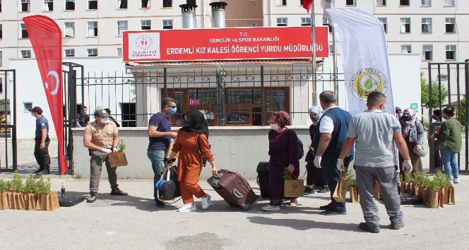 Karantinadan çıkan 104 kişi memleketlerine uğurlandı