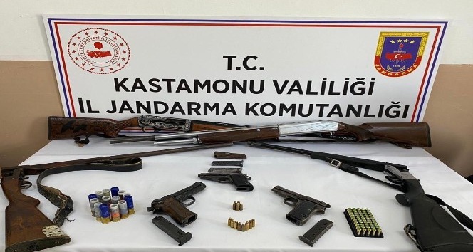 Jandarma ekiplerinden kaçak silah operasyonu