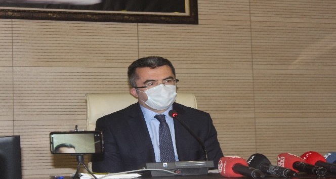 Vali Memiş: “Erzurum’da maskesiz sokağa çıkmak kesinlikle yasak”