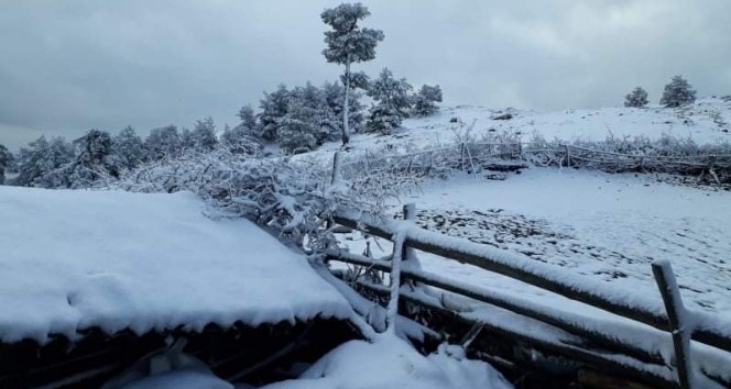 Amasya’da 23 Mayıs’ta yağan kar şaşırttı