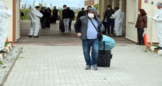Yozgat’ta gözetim süreleri dolan 205 kişi memleketlerine uğurlandı