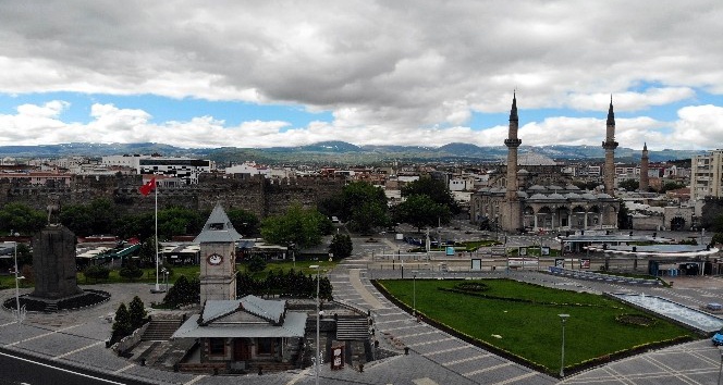 Kayseri’de Arefe günü çarşılar ve caddeler sessiz kaldı