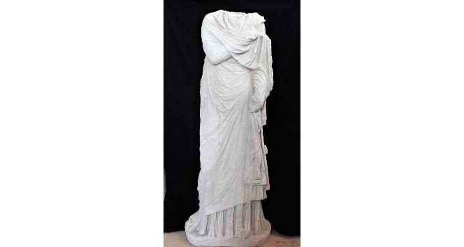 Patara’da Roma dönemine ait kadın heykeli bulundu