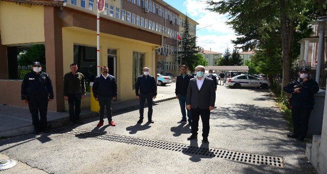 Vali Akın, Vefa Sosyal Destek Guruplarını ziyaret etti