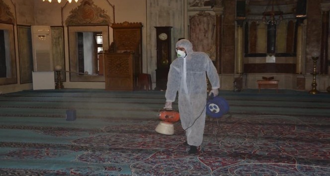 Yozgat Belediyesi camileri dezenfekte etti
