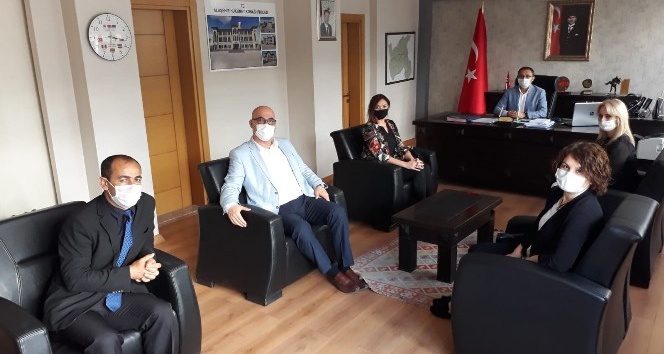 Çocuklar, ’Çocuklarımız mutlu biz mutlu’ e-Twinning projesi ile mutlu